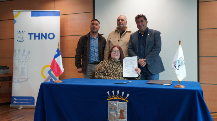 Firma convenio Apadrinados